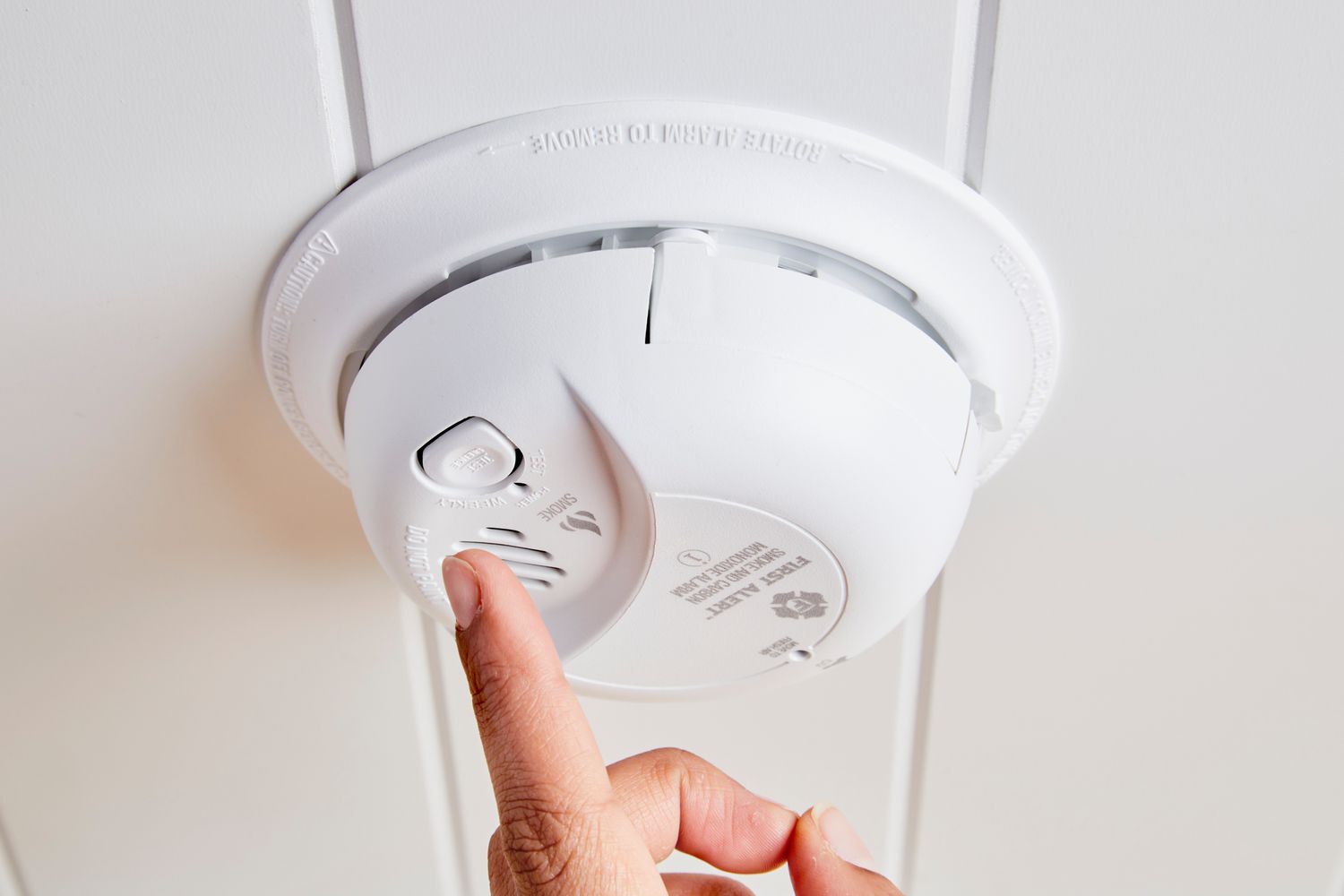 7 Best Smoke Detectors With Voice Alerts in 2025