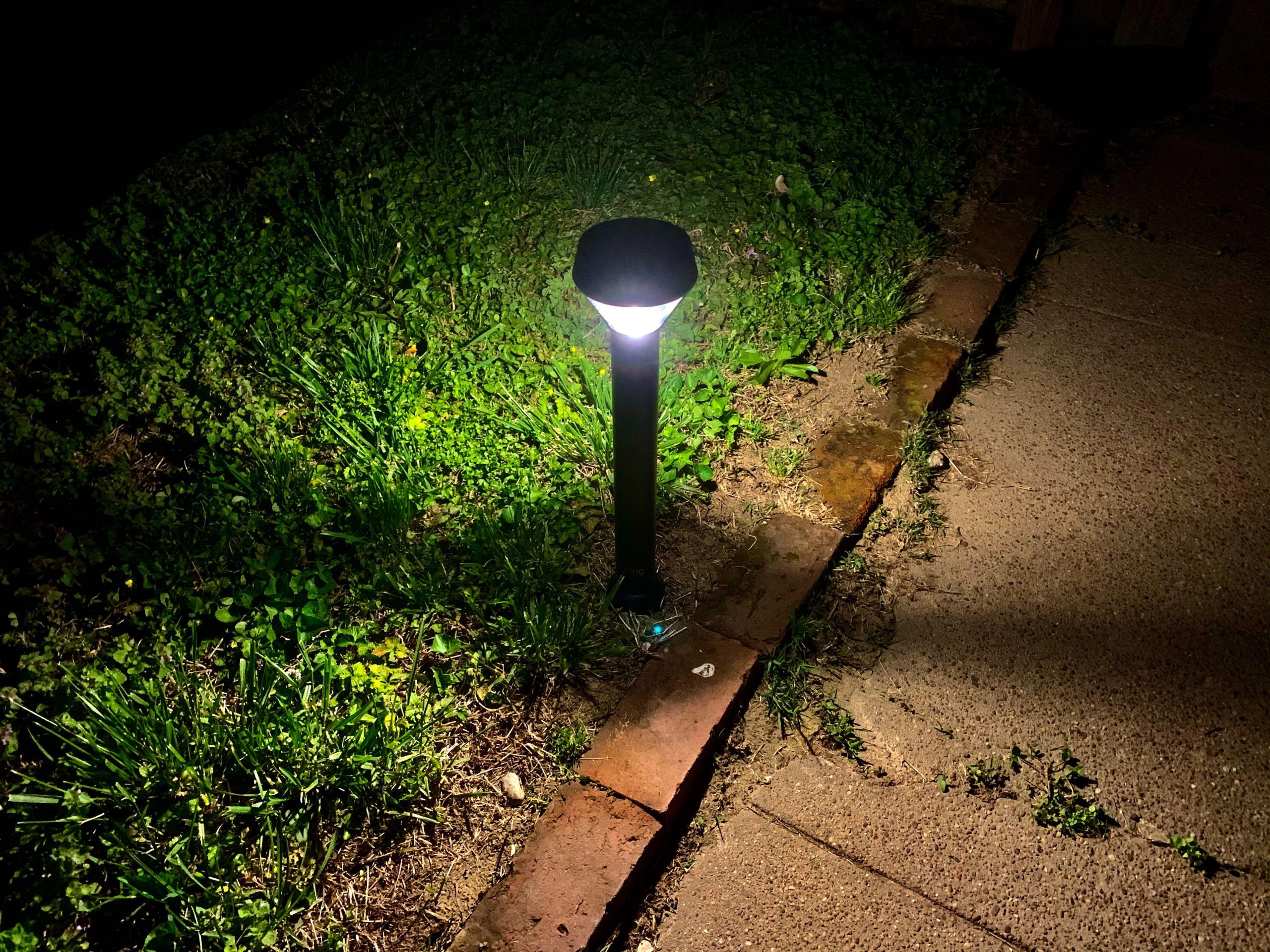 7 Best Solar Lights for Driveways in 2025