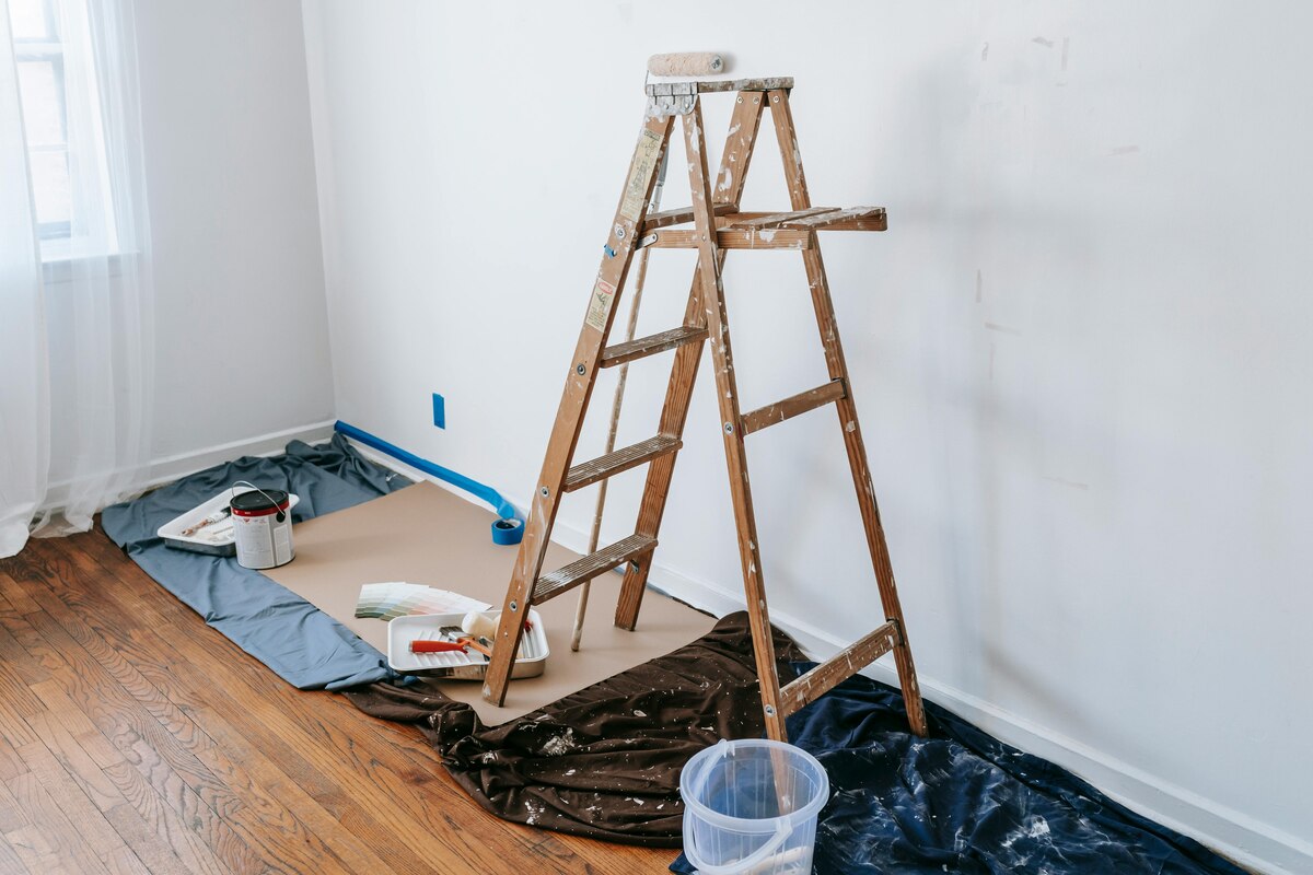 7 Best Drop Cloths for Painting Floors in 2025