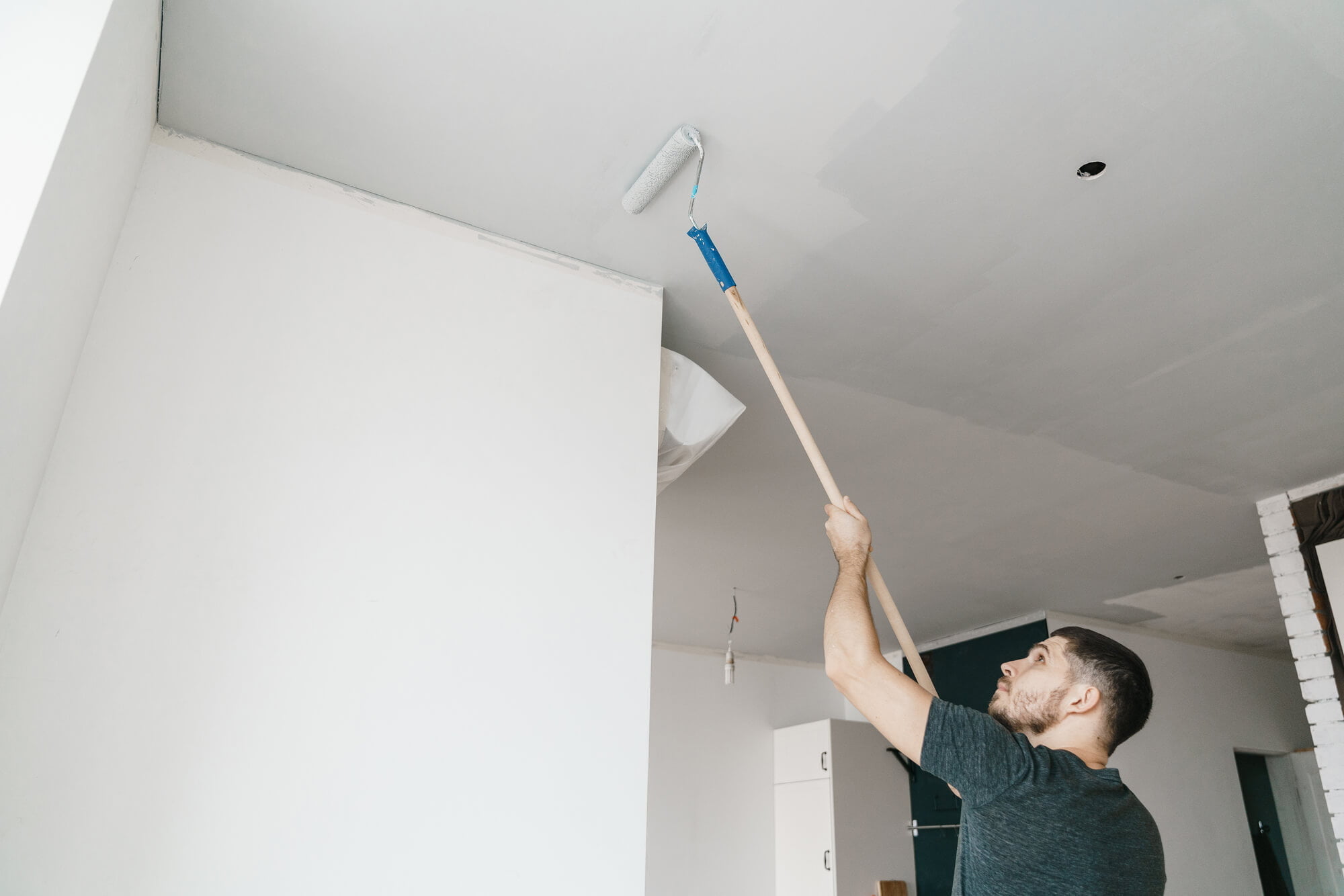 7 Best Extension Poles for Ceiling Painting in 2025